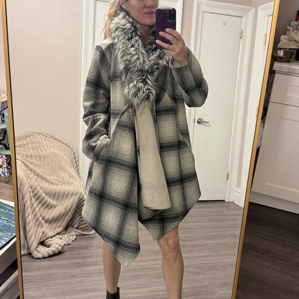 Nicholas K Designer Wool Blend Plaid Asymmetrical Coat with Faux Fur Collar (M) - Picture 13 of 13